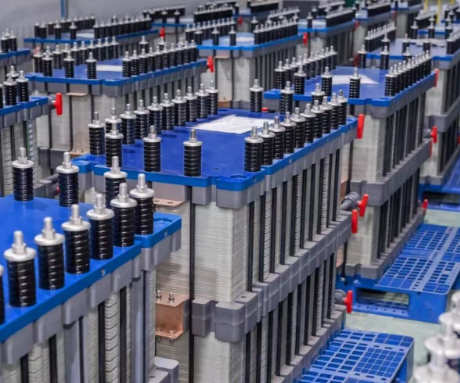 mold spring in flow battery system